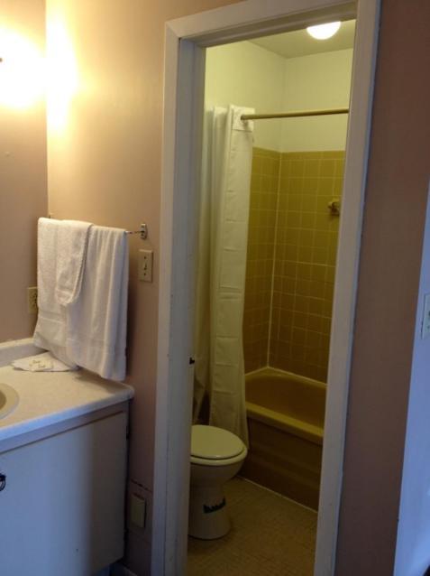 קובורג Lotus Motel מראה חיצוני תמונה