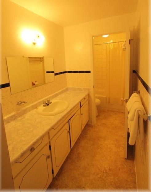 קובורג Lotus Motel חדר תמונה