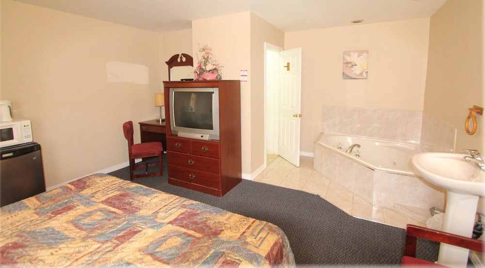 קובורג Lotus Motel מראה חיצוני תמונה